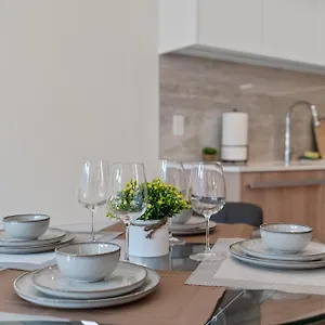 Center Brand New 1 Bedroom 4 Guests Canada